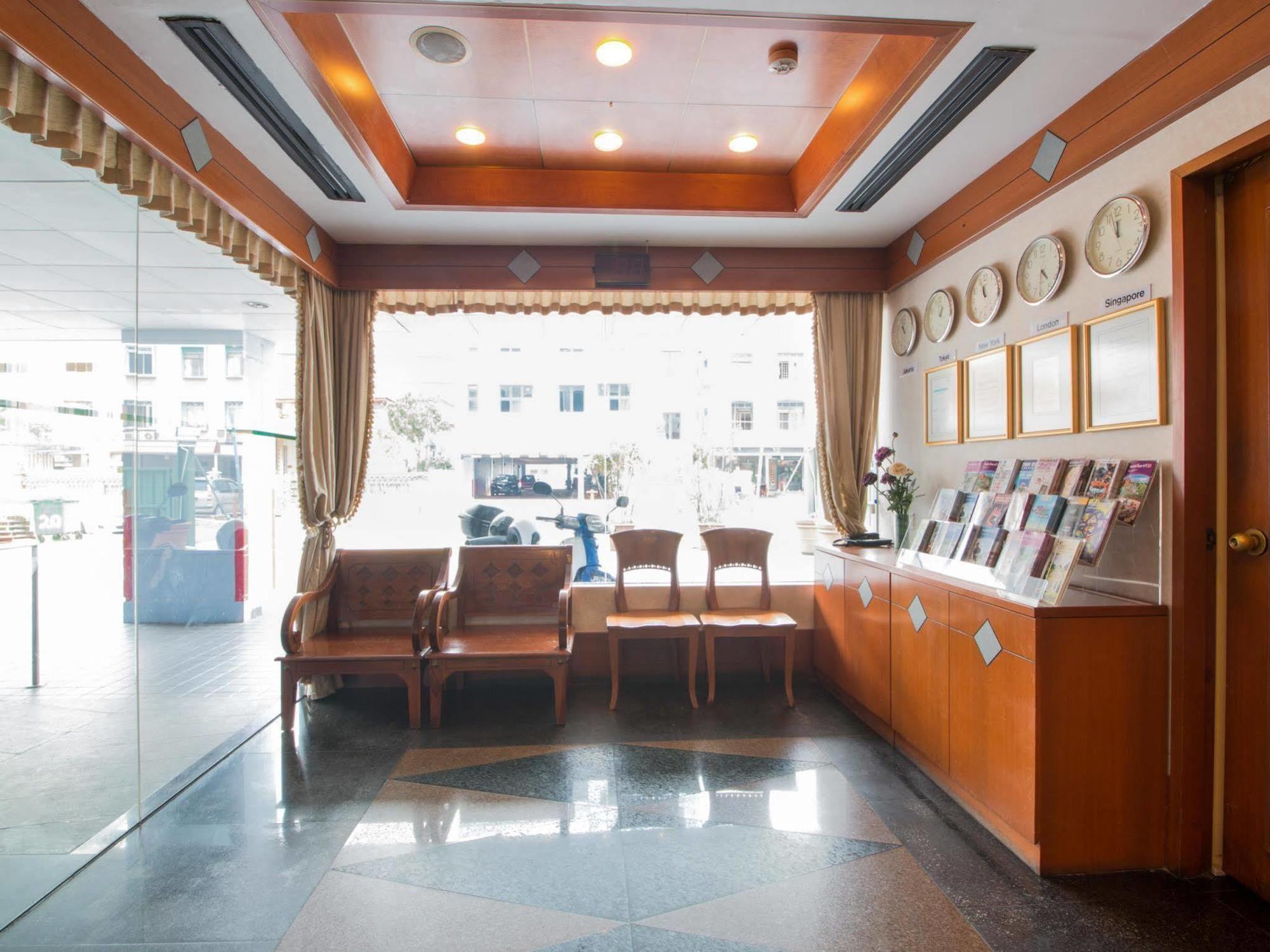 81 Palace - Newly Renovated Khách sạn 2*
