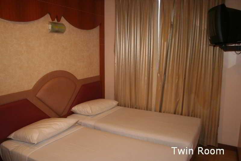 Khách sạn 81 Palace - Newly Renovated 2*