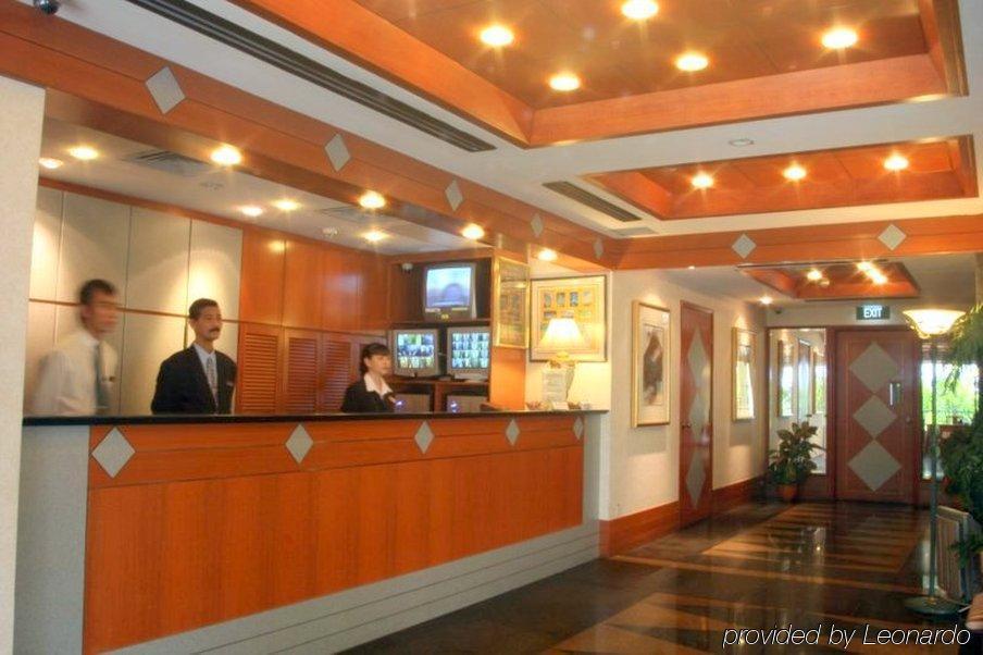 81 Palace - Newly Renovated Khách sạn 2*